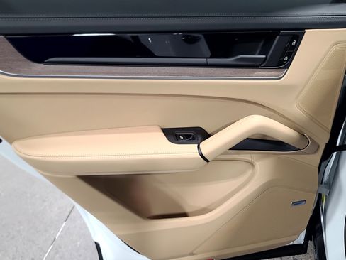 New 2026 Porsche Cayenne image 26