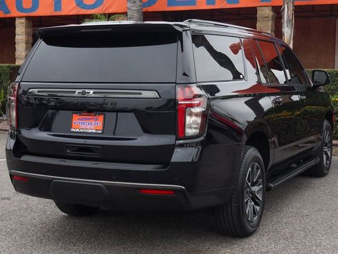 Used 2022 Chevrolet Suburban Z71 w/ Luxury Package image 9