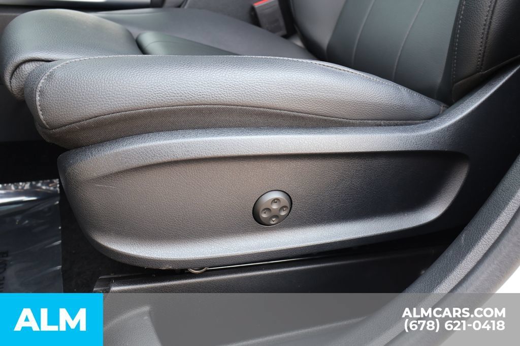 Used 2024 Mercedes-Benz GLB 250 image 15