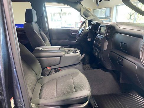 Used 2020 Chevrolet Silverado 1500 Custom w/ Custom Value Package image 18