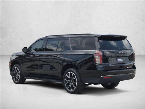 Used 2022 Chevrolet Suburban RST RWD image 8