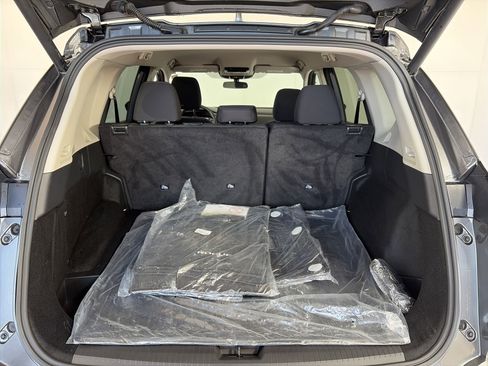 Certified 2025 Nissan Rogue SV image 14