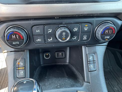 Used 2019 GMC Acadia Denali w/ Technology Package image 31