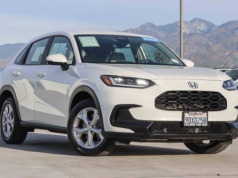 Certified 2023 Honda HR-V LX image 2