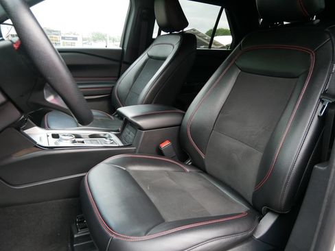 Certified 2023 Ford Explorer ST-Line AWD/4WD image 10
