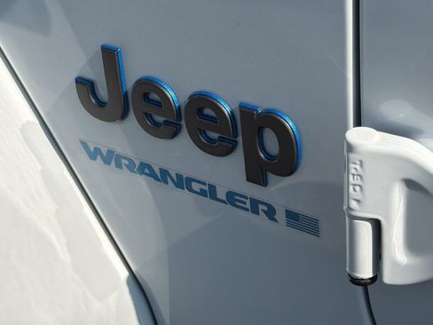 Used 2024 Jeep Wrangler High Altitude AWD/4WD image 19