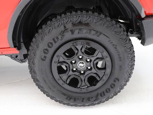 Used 2023 Ford Bronco Wildtrak image 9