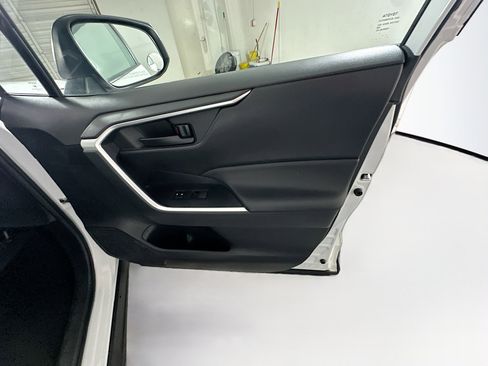 Used 2024 Toyota RAV4 LE image 31