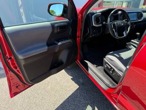 Used 2023 Toyota Tacoma SR5 AWD/4WD image 15