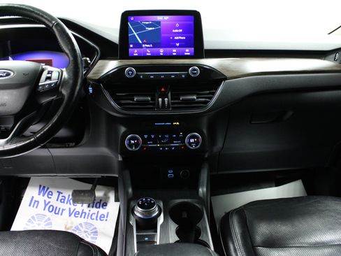 Used 2020 Ford Escape Titanium image 18