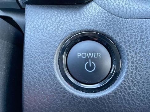 Used 2025 Toyota Camry LE image 24