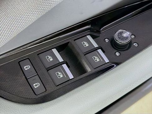 New 2026 Audi Q3 quattro 2.0T AWD/4WD image 18