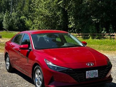 Certified 2023 Hyundai Elantra SE FWD image 2