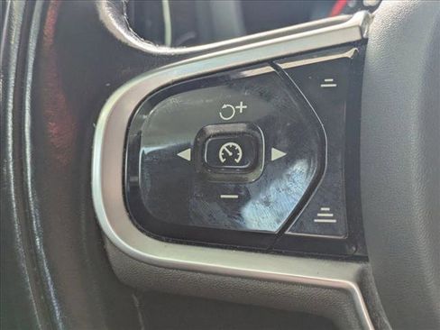 Used 2019 Volvo S60 T6 Momentum AWD/4WD image 5