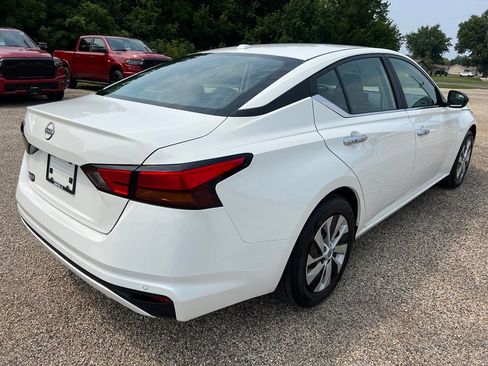 Used 2025 Nissan Altima 2.5 S FWD image 7