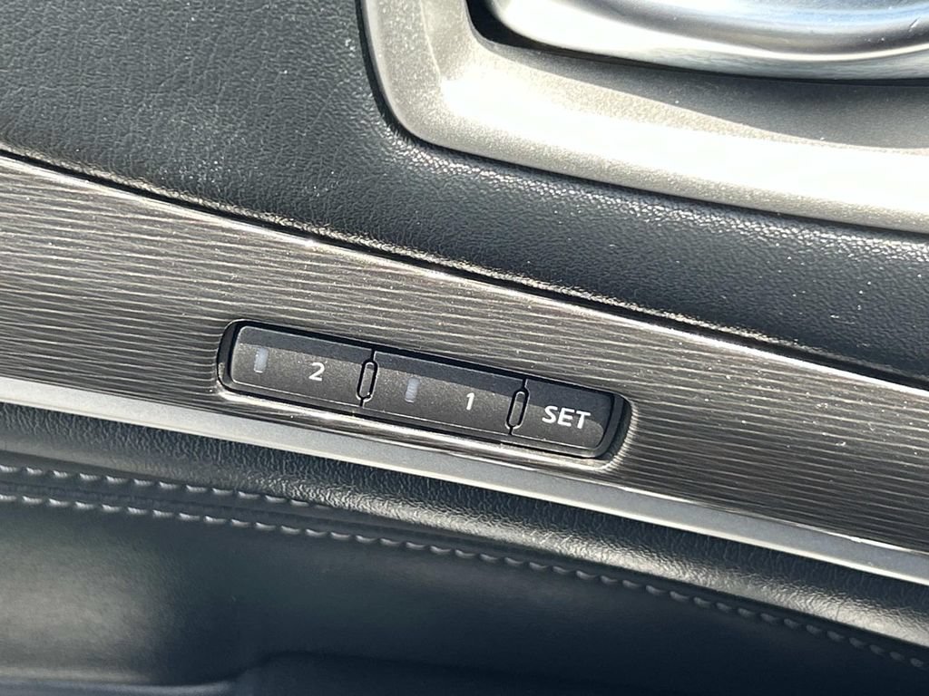 Used 2020 INFINITI QX60 Luxe w/ Essential Package FWD image 32
