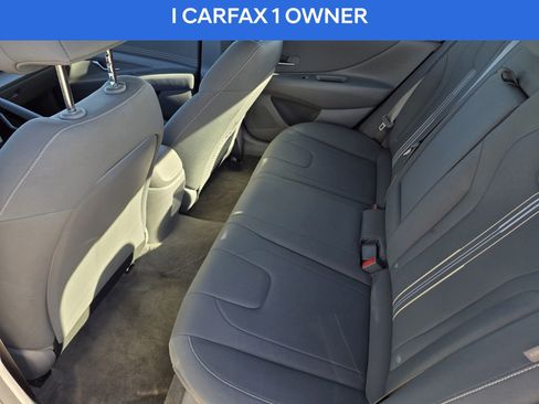 Certified 2025 Hyundai Elantra SEL image 15