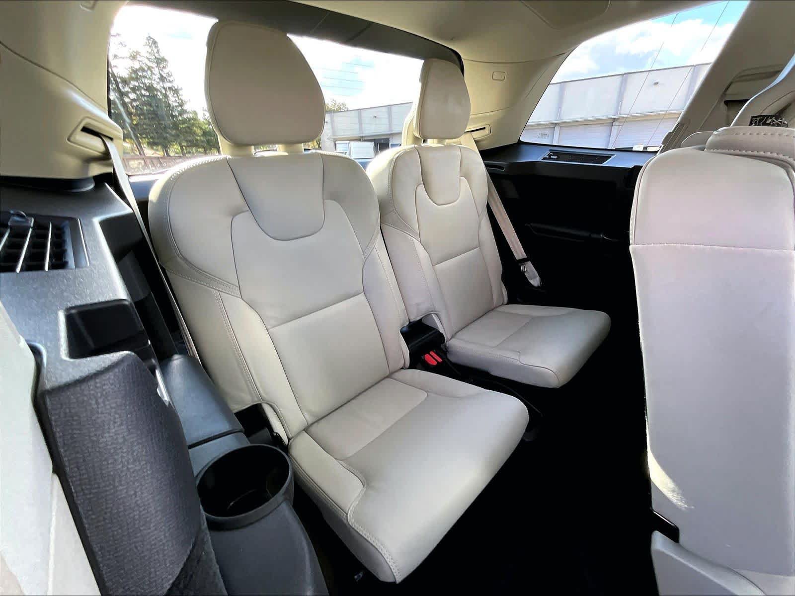 Used 2025 Volvo XC90 T8 Ultra w/ Protection Package Premier AWD/4WD image 32