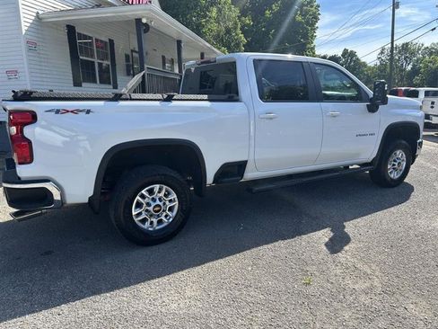 Used 2023 Chevrolet Silverado 2500 LT w/ Convenience Package AWD/4WD image 3