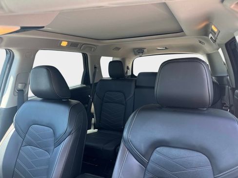 Certified 2024 Nissan Pathfinder Platinum w/ Cargo Package AWD/4WD image 16