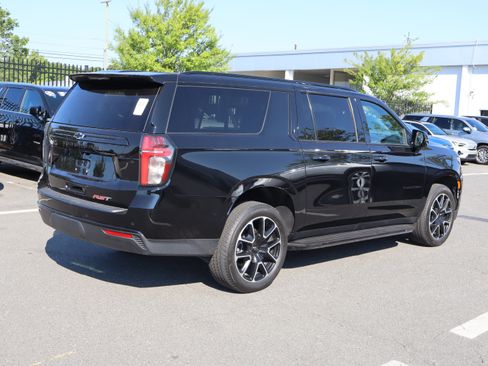 Used 2024 Chevrolet Suburban RST w/ Luxury Package AWD/4WD image 10