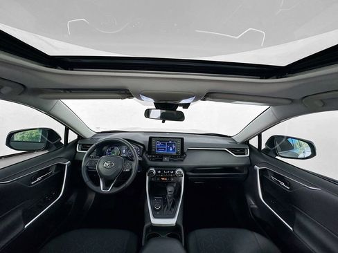 Used 2021 Toyota RAV4 XLE w/ Convenience Package image 33