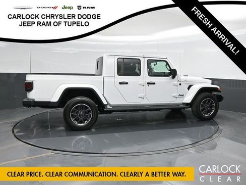 Used 2023 Jeep Gladiator Overland AWD/4WD image 4