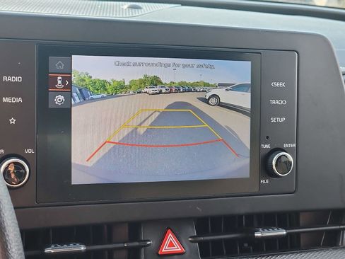 Used 2023 Kia Sportage LX AWD/4WD image 17