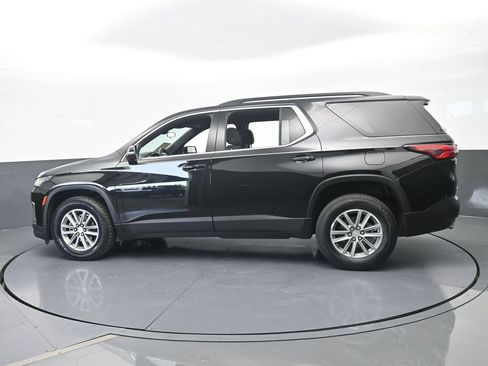 Used 2023 Chevrolet Traverse LT FWD image 3