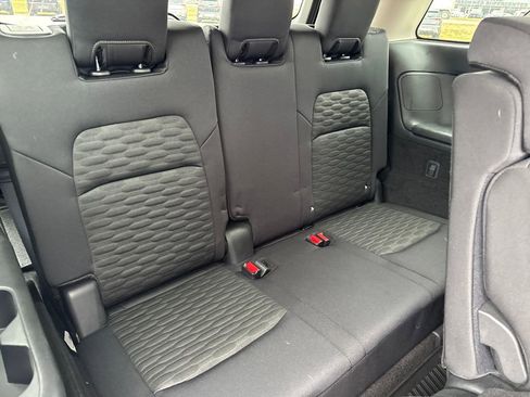 Used 2024 Nissan Pathfinder SV image 13