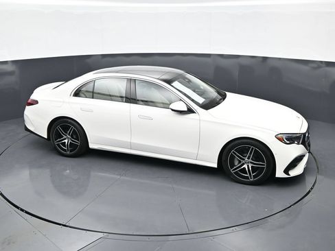 Used 2025 Mercedes-Benz E 450 4MATIC Sedan image 36
