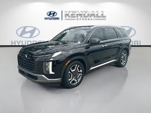 Used 2023 Hyundai Palisade SEL w/ Premium Package FWD image 3