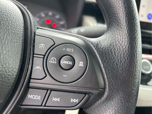 Used 2025 Toyota Corolla LE image 18