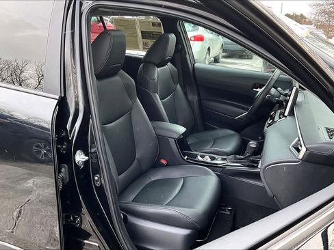 Certified 2024 Toyota Corolla Cross XLE image 8