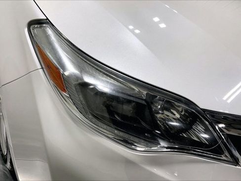 Used 2013 Toyota Avalon Limited FWD image 28