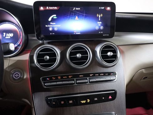 Used 2020 Mercedes-Benz GLC 300 4MATIC image 23