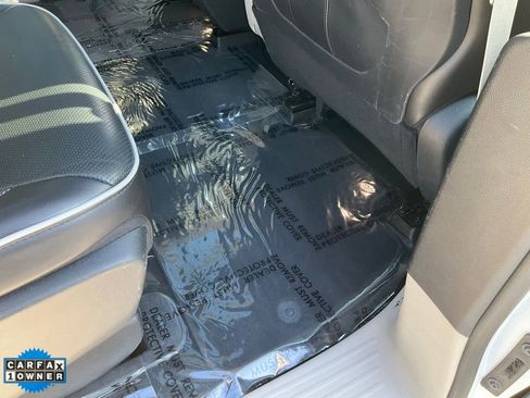 Used 2022 Chrysler Pacifica Limited w/ Uconnect Theater Family Group image 53