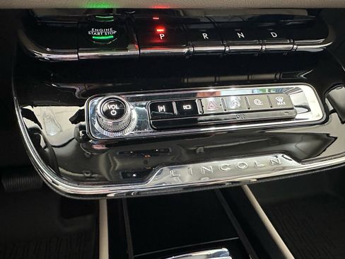 Used 2025 Lincoln Corsair FWD w/ Equipment Group 101A image 34
