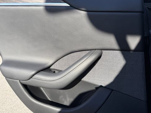 Used 2021 Tesla Model S Plaid image 27