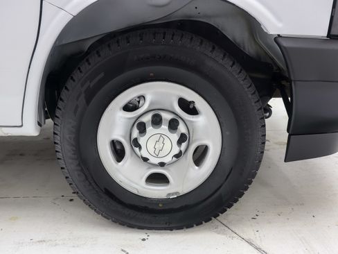 Used 2017 Chevrolet Express 3500 LS RWD image 29