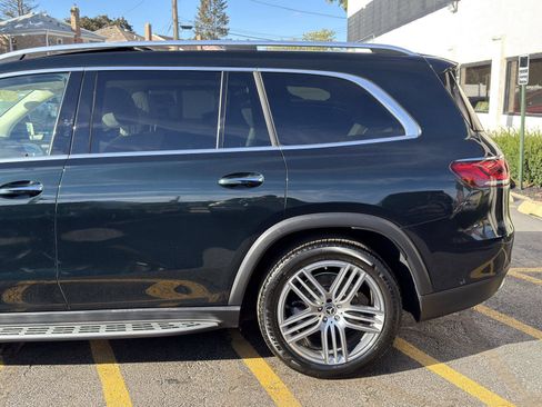 Used 2021 Mercedes-Benz GLS 450 4MATIC image 18