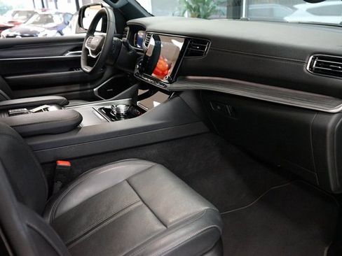 Used 2024 Jeep Wagoneer Series II w/ Flexible Seating Group image 48