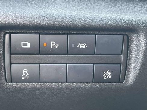 Used 2025 Nissan Versa S FWD image 19