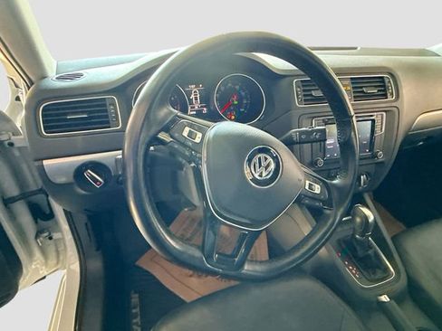 Used 2018 Volkswagen Jetta SE FWD image 11