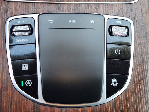 Used 2020 Mercedes-Benz GLC 300 4MATIC image 21