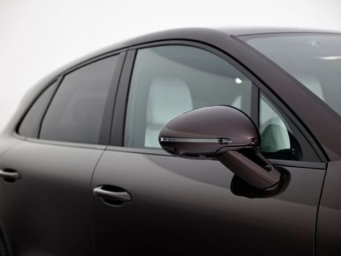 New 2026 Porsche Macan image 15