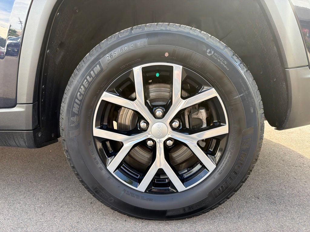 Used 2024 Jeep Grand Cherokee L Limited AWD/4WD image 33