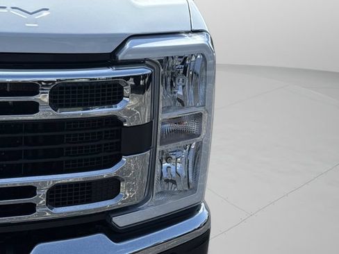 Certified 2026 Ford F350 XLT AWD/4WD image 17