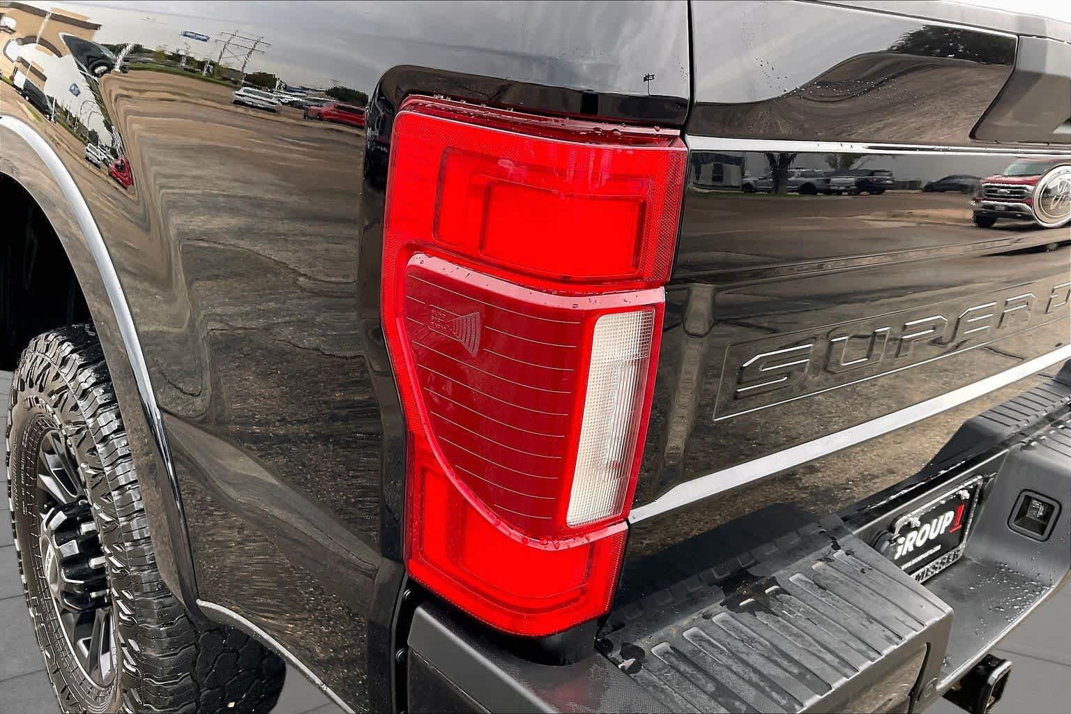 Used 2022 Ford F250 Lariat w/ Tremor Off-Road Package AWD/4WD image 28