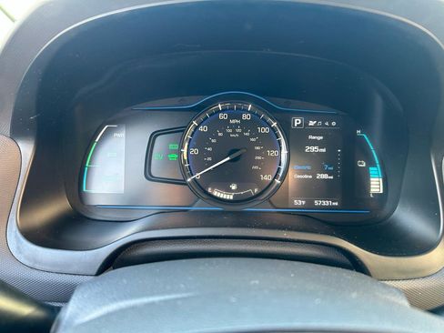 Used 2019 Hyundai Ioniq Plug-In Hybrid image 21